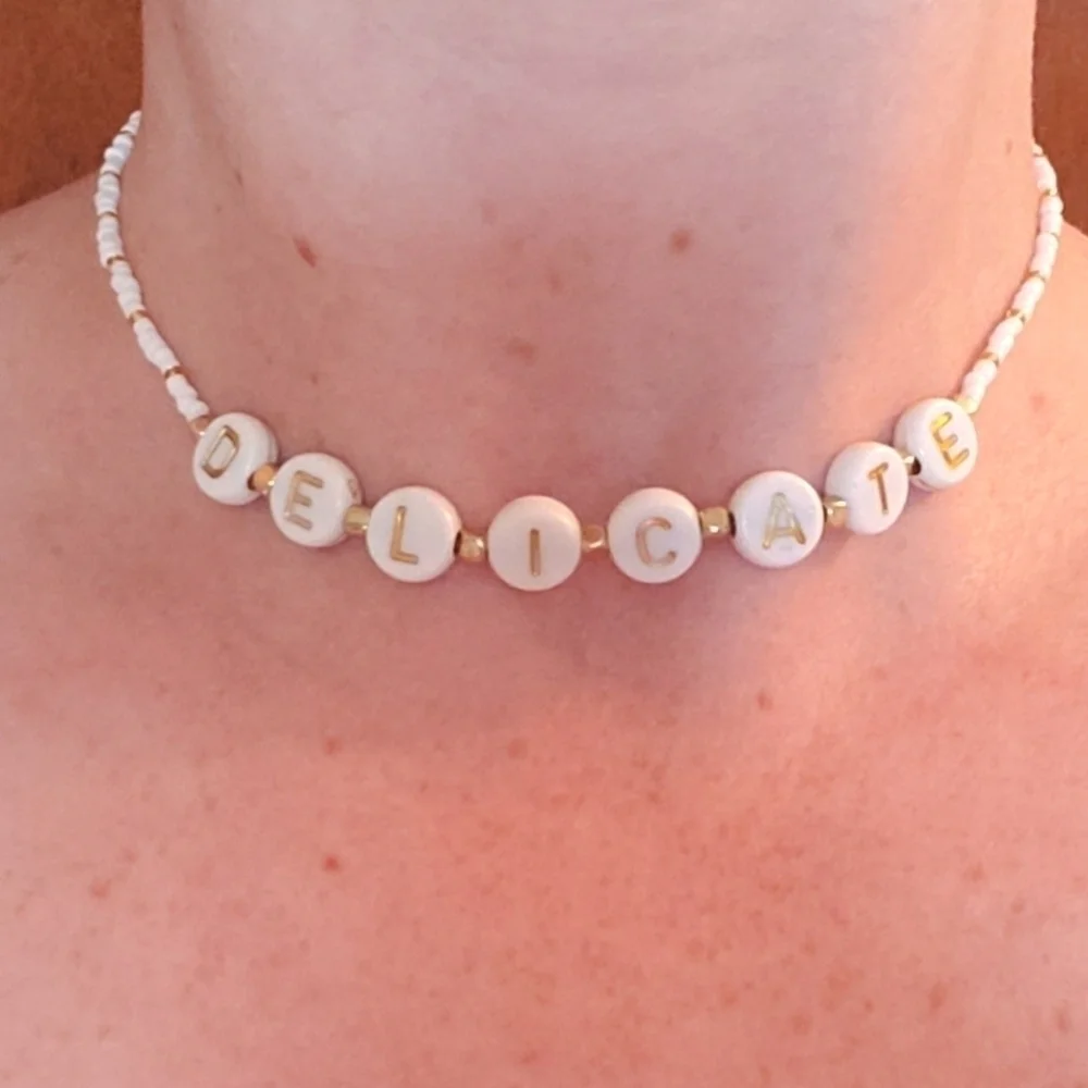 Taylor Swift Delicate Elastic Beaded Necklace Handmade - Picture 2 of 5